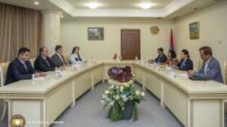 ՀՀ քննչական կոմիտեի նախագահը և Հայաստանում Հնդկաստանի դեսպանը քննարկել են իրավական ոլորտում համագործակցության խնդիրները (լուսանկարներ)